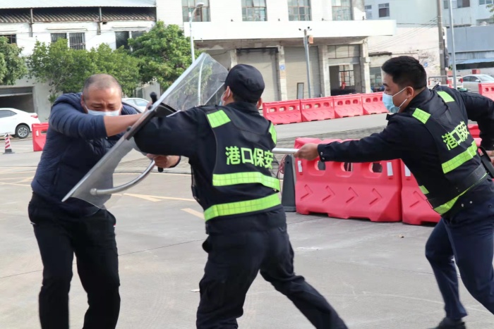 加強(qiáng)反恐演練，共筑平安校園