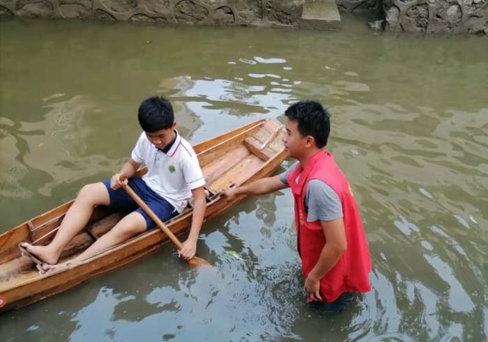 阜沙鎮(zhèn)地理鎮(zhèn)級課題組開展單人農(nóng)艇研學活動