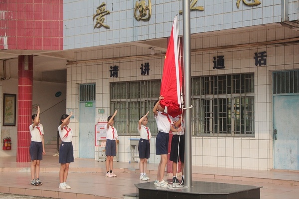 同講普通話 共寫(xiě)規(guī)范字