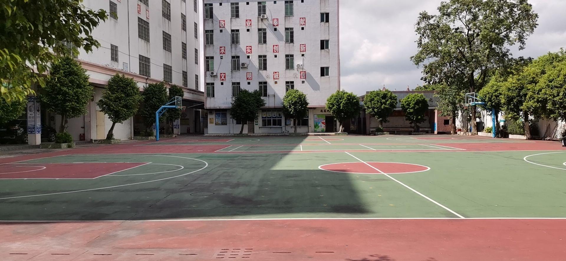 心雨籃球場（同心小學店）