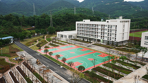 20年重慶市體育運動學(xué)校室內(nèi)外硅PU場地